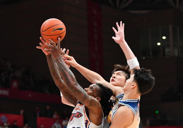 狗子28下载-夺俱乐部杯只是开始！上海男篮剑指赛季双冠